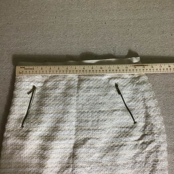 Forever 21 Women’s Cream/ Gold Tweed Ribbon Waist detail Mini Skirt Sz. Med EUC - Picture 6 of 9